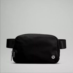 Lululemon Everywhere Belt Bag - Black